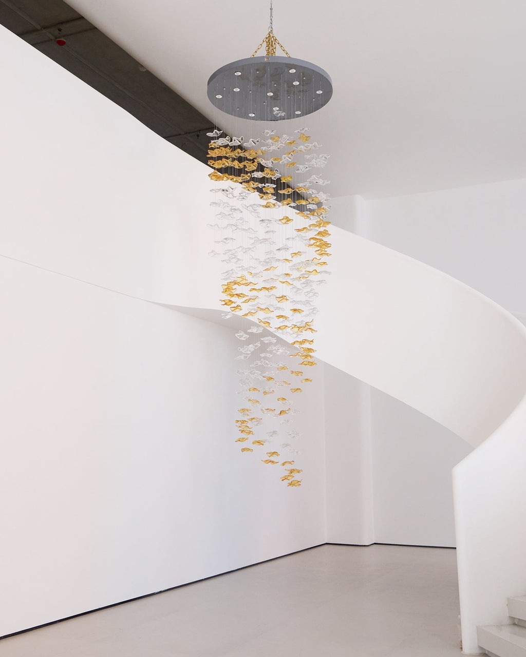 Grande lampadario a foglie di cristallo Nephele — Rosone 210x80cm, onde a cascata
