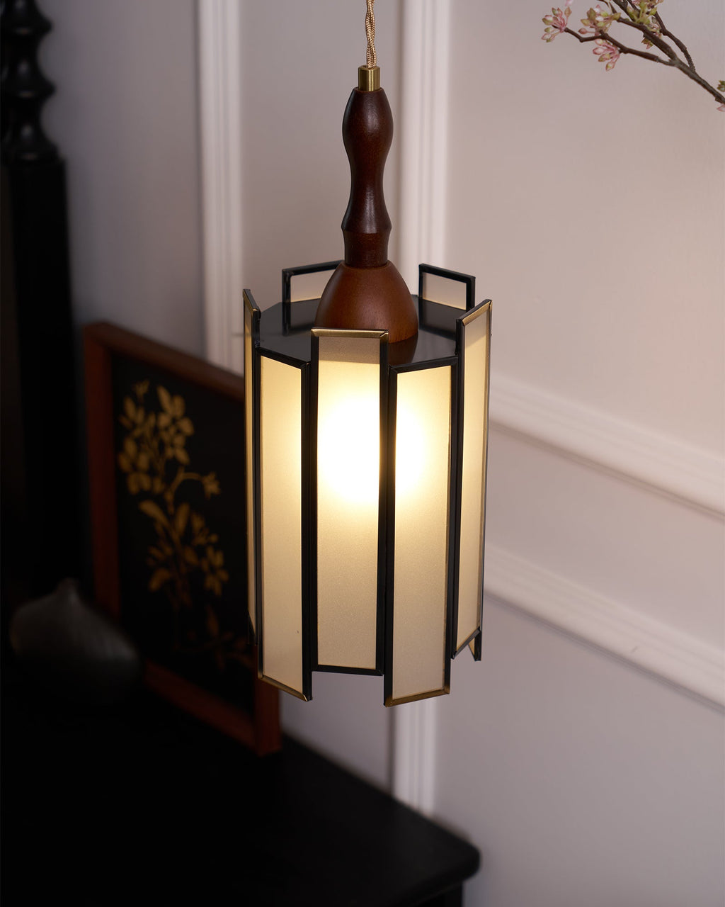 Tiffany Stained Glass Pendant Lamp — Vibrant Decorative Ceiling Light