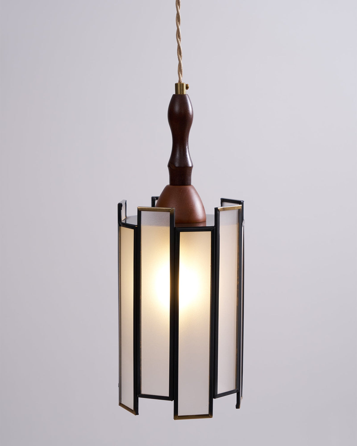 Tiffany Stained Glass Pendant Lamp — Vibrant Decorative Ceiling Light