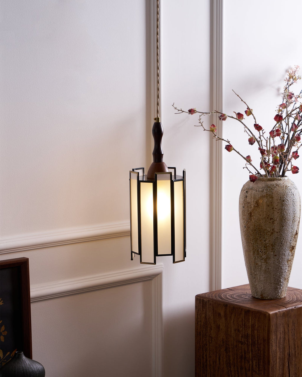 Tiffany Stained Glass Pendant Lamp — Vibrant Decorative Ceiling Light