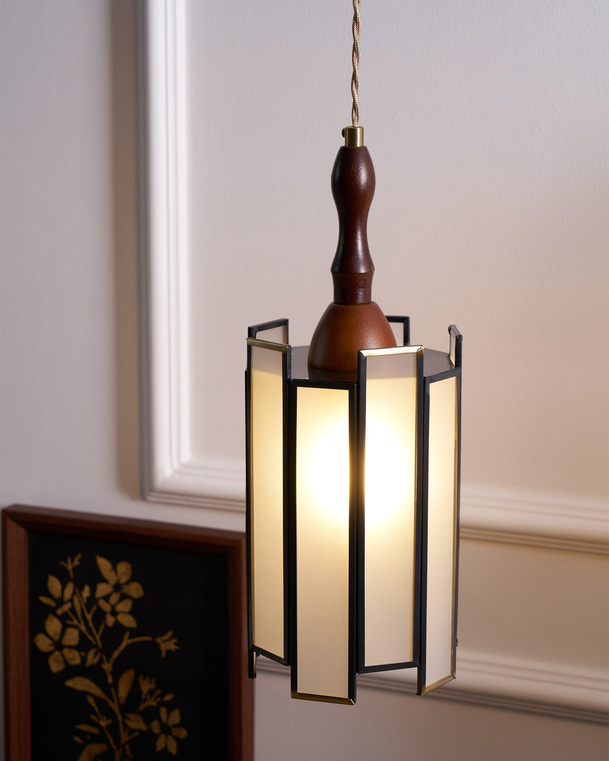 Tiffany Stained Glass Pendant Lamp — Vibrant Decorative Ceiling Light