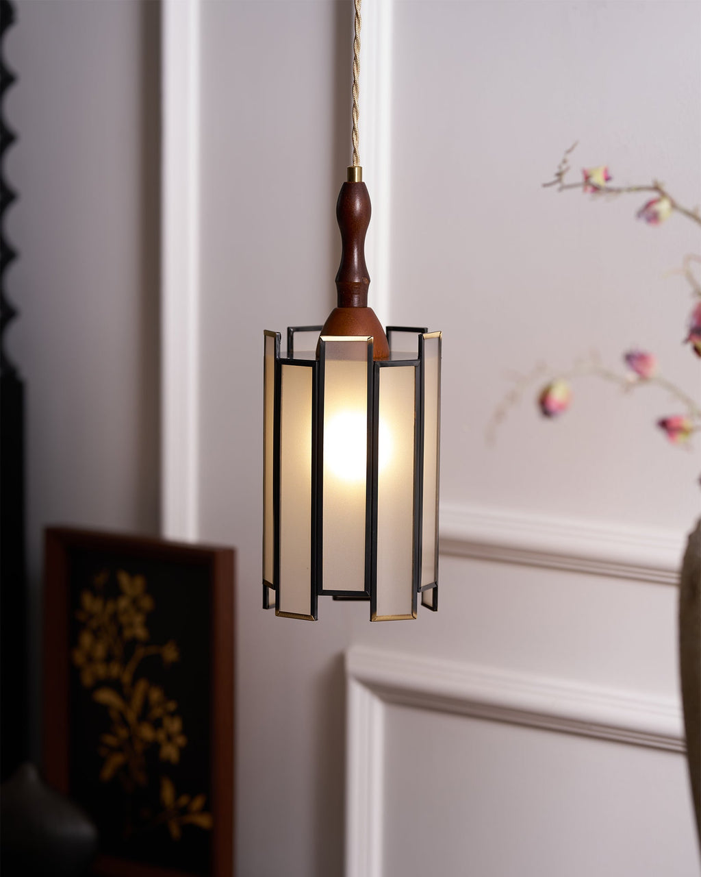Tiffany Stained Glass Pendant Lamp — Vibrant Decorative Ceiling Light