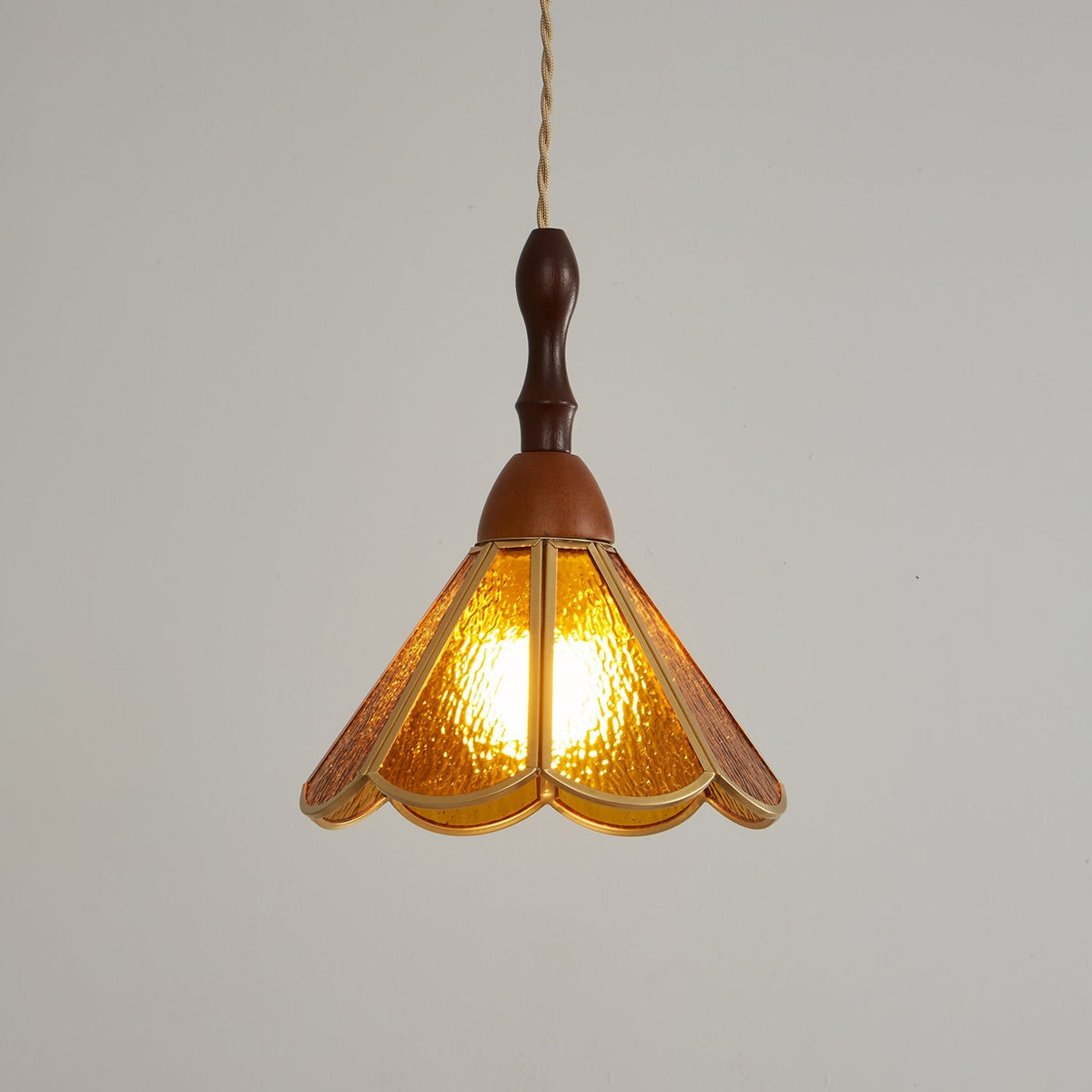 Tiffany Stained Glass Pendant Lamp — Vibrant Decorative Ceiling Light