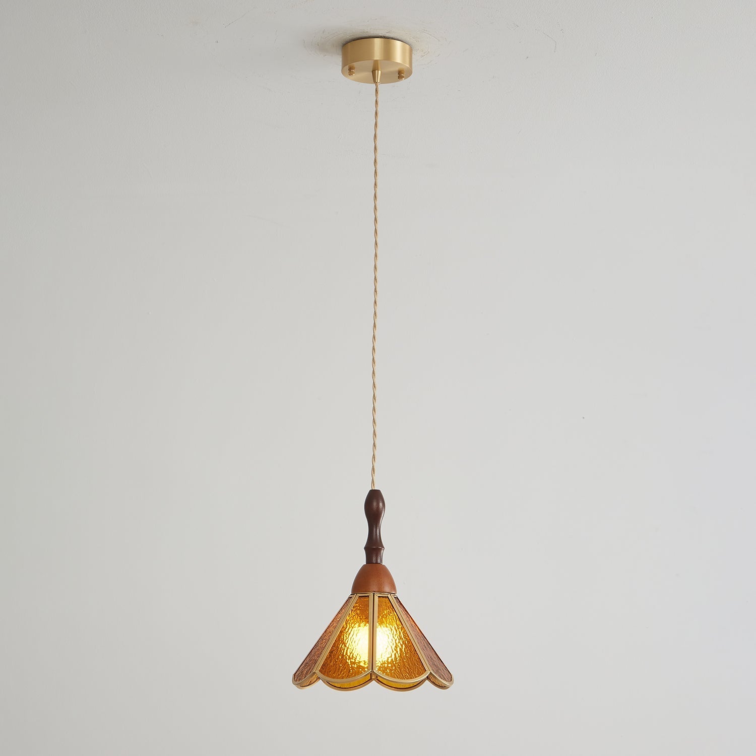 Tiffany Stained Glass Pendant Lamp — Vibrant Decorative Ceiling Light