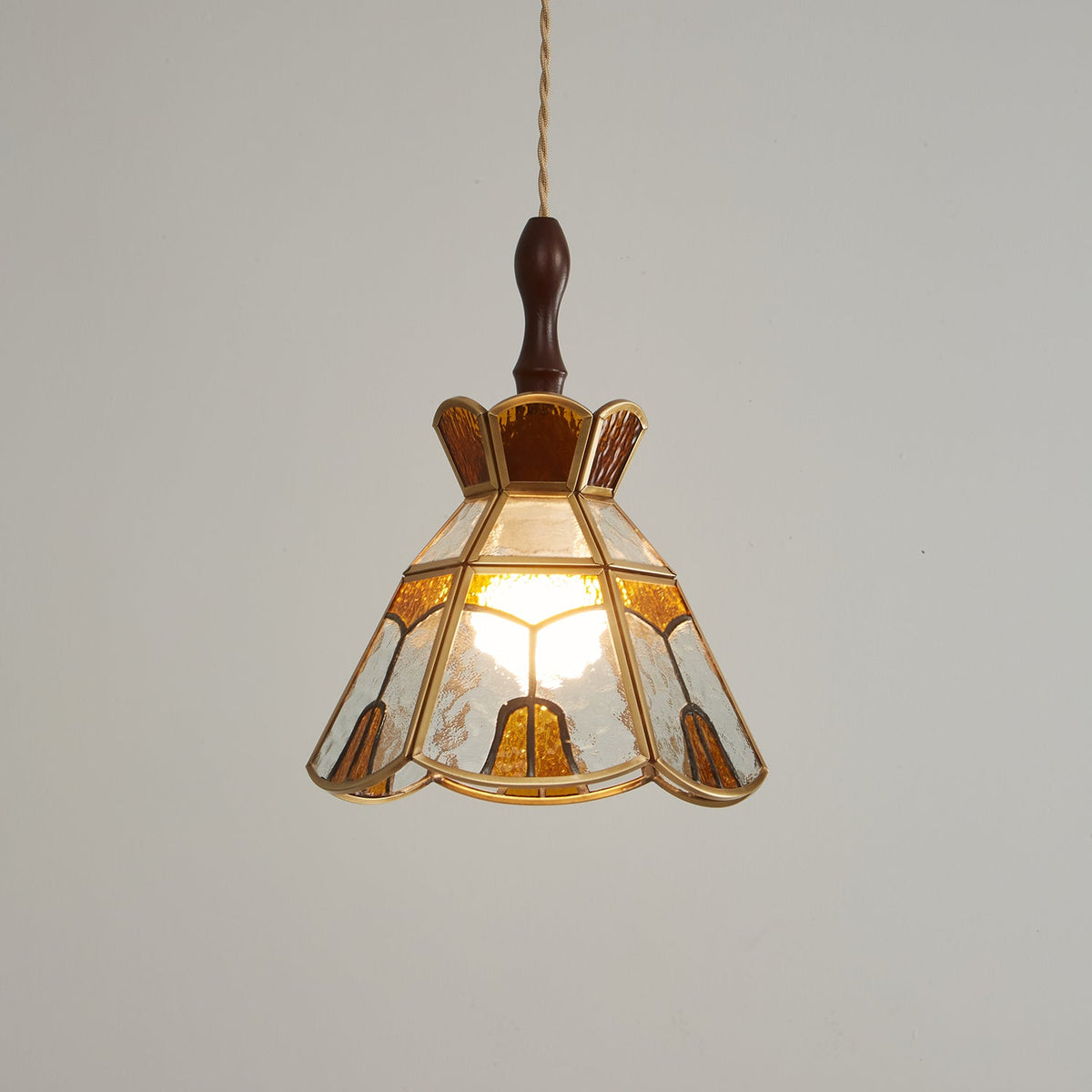Tiffany Stained Glass Pendant Lamp — Vibrant Decorative Ceiling Light
