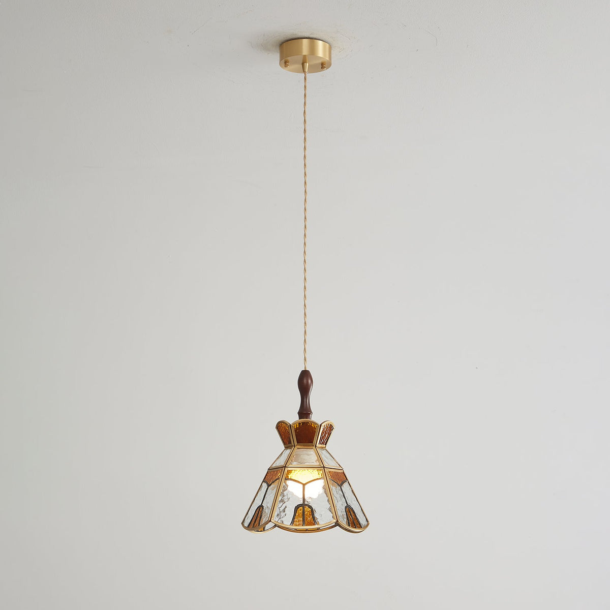 Tiffany Stained Glass Pendant Lamp — Vibrant Decorative Ceiling Light
