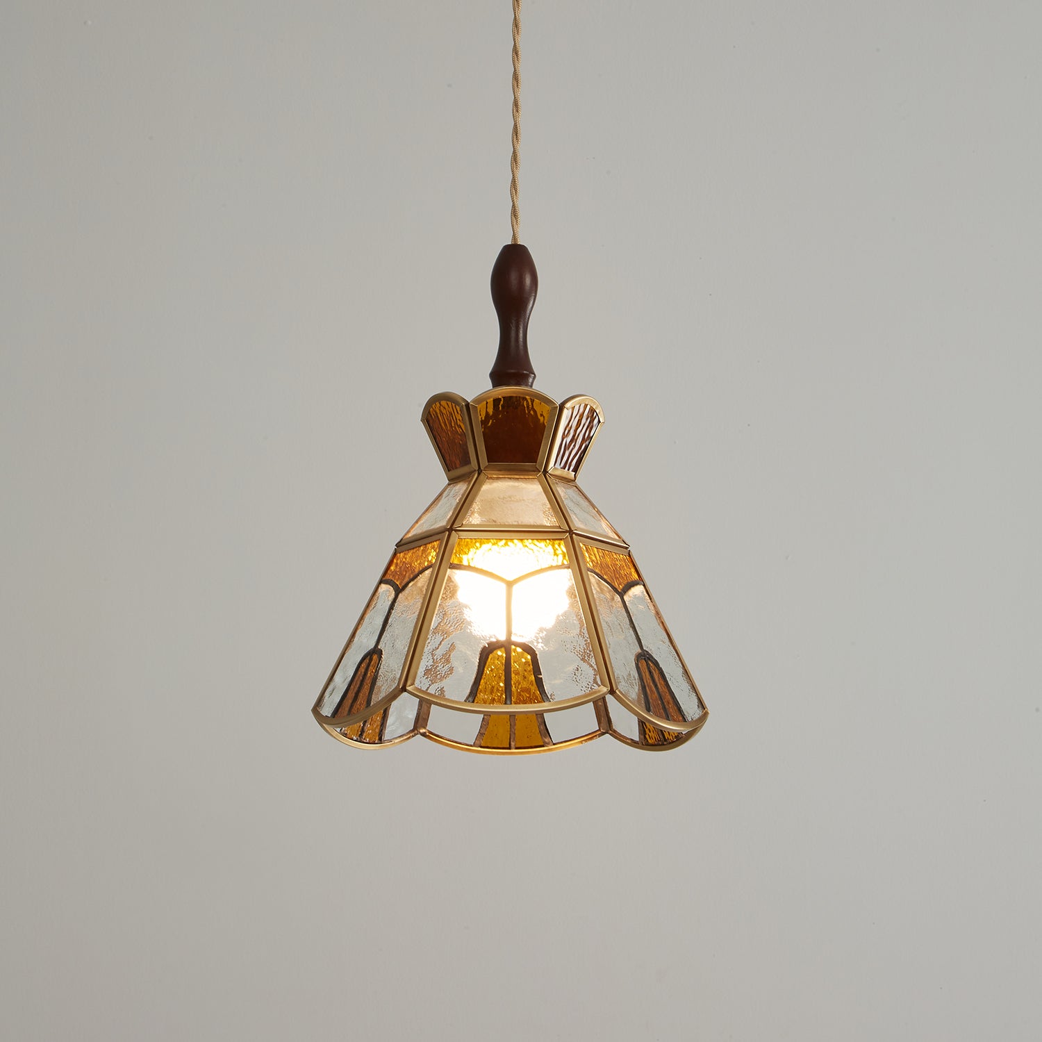 Tiffany Stained Glass Pendant Lamp — Vibrant Decorative Ceiling Light