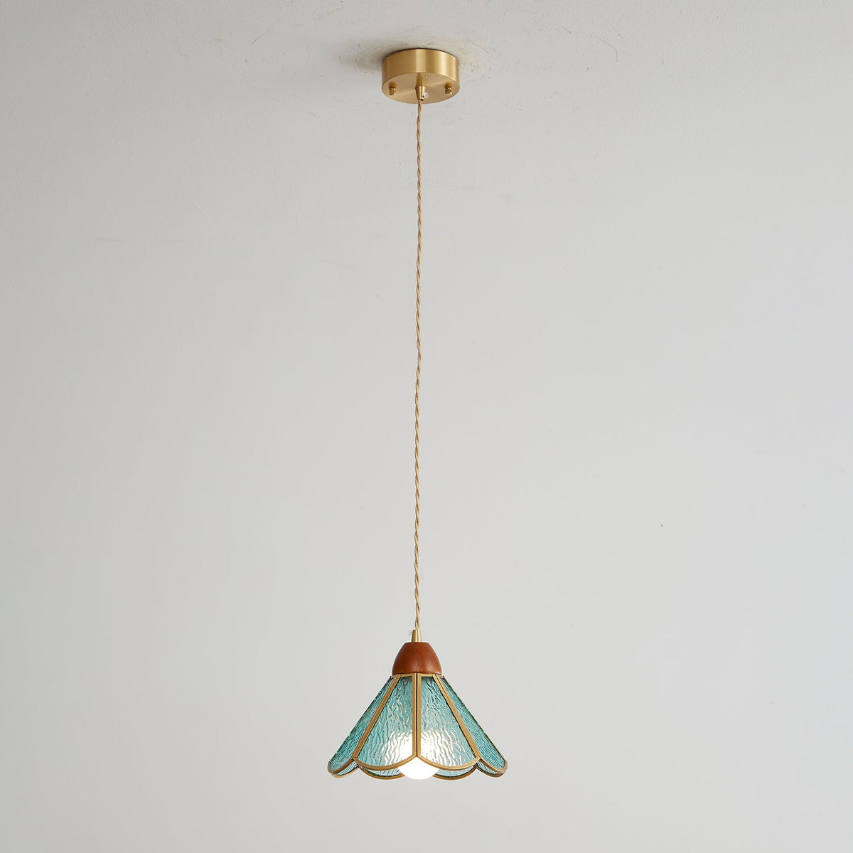 Tiffany Stained Glass Pendant Lamp — Vibrant Decorative Ceiling Light