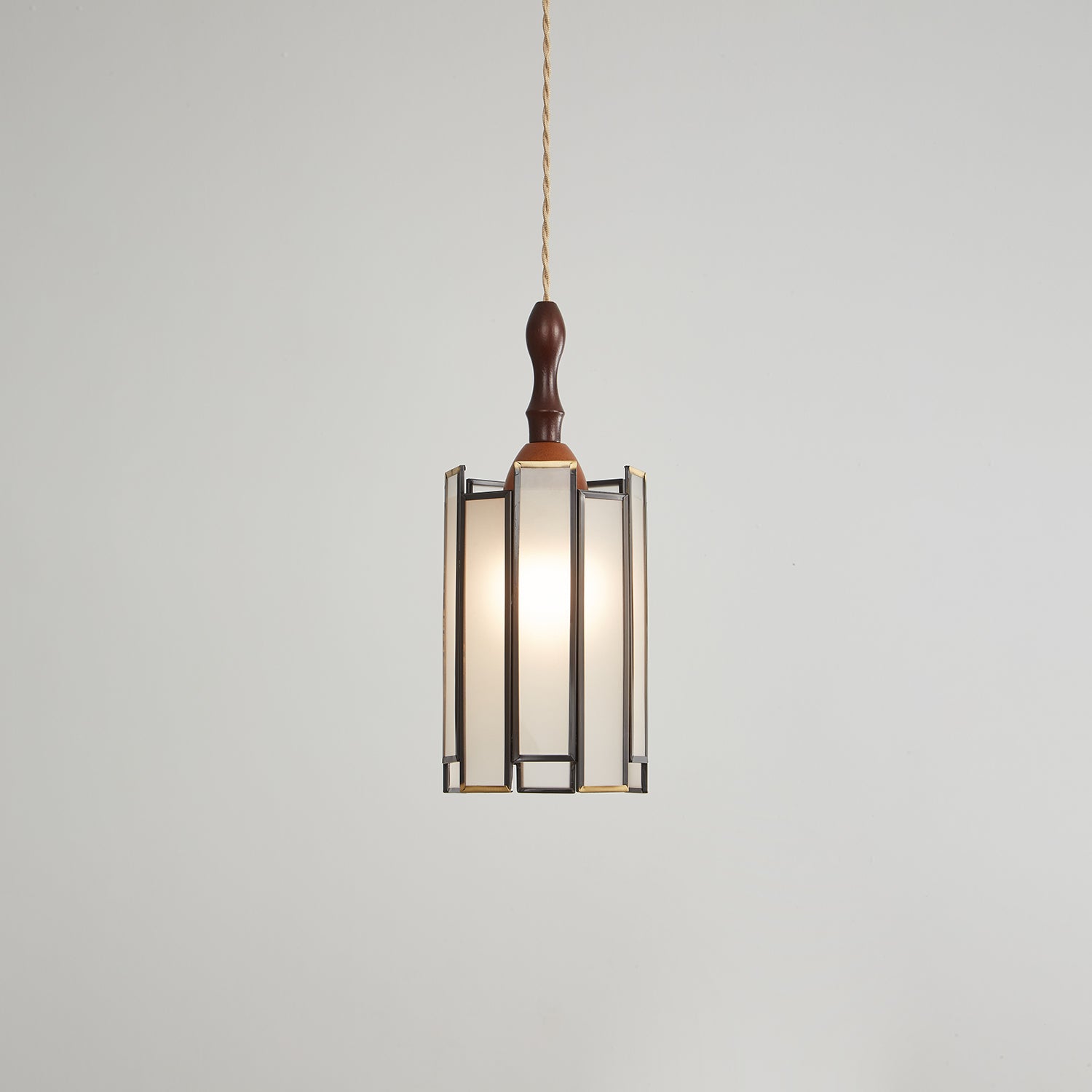 Tiffany Stained Glass Pendant Lamp — Vibrant Decorative Ceiling Light