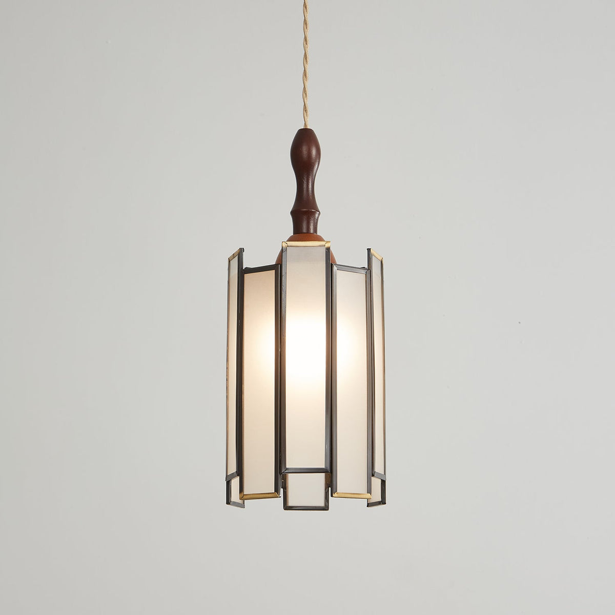 Tiffany Stained Glass Pendant Lamp — Vibrant Decorative Ceiling Light