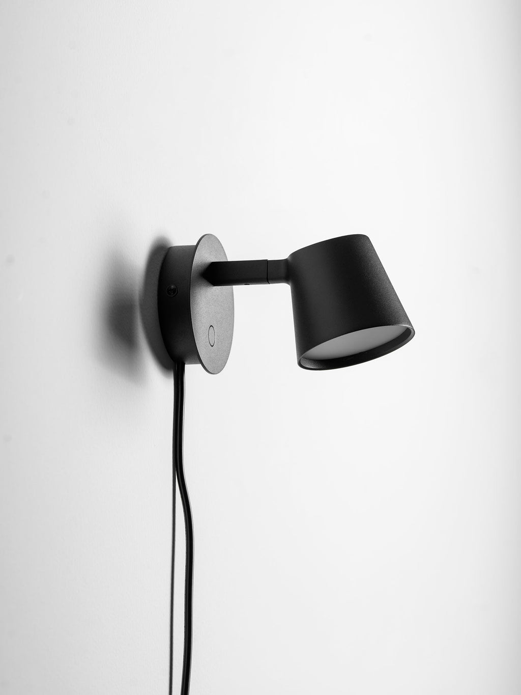 Lampada da parete Tip Plug-In — Testa e braccio regolabili, interruttore sul cavo