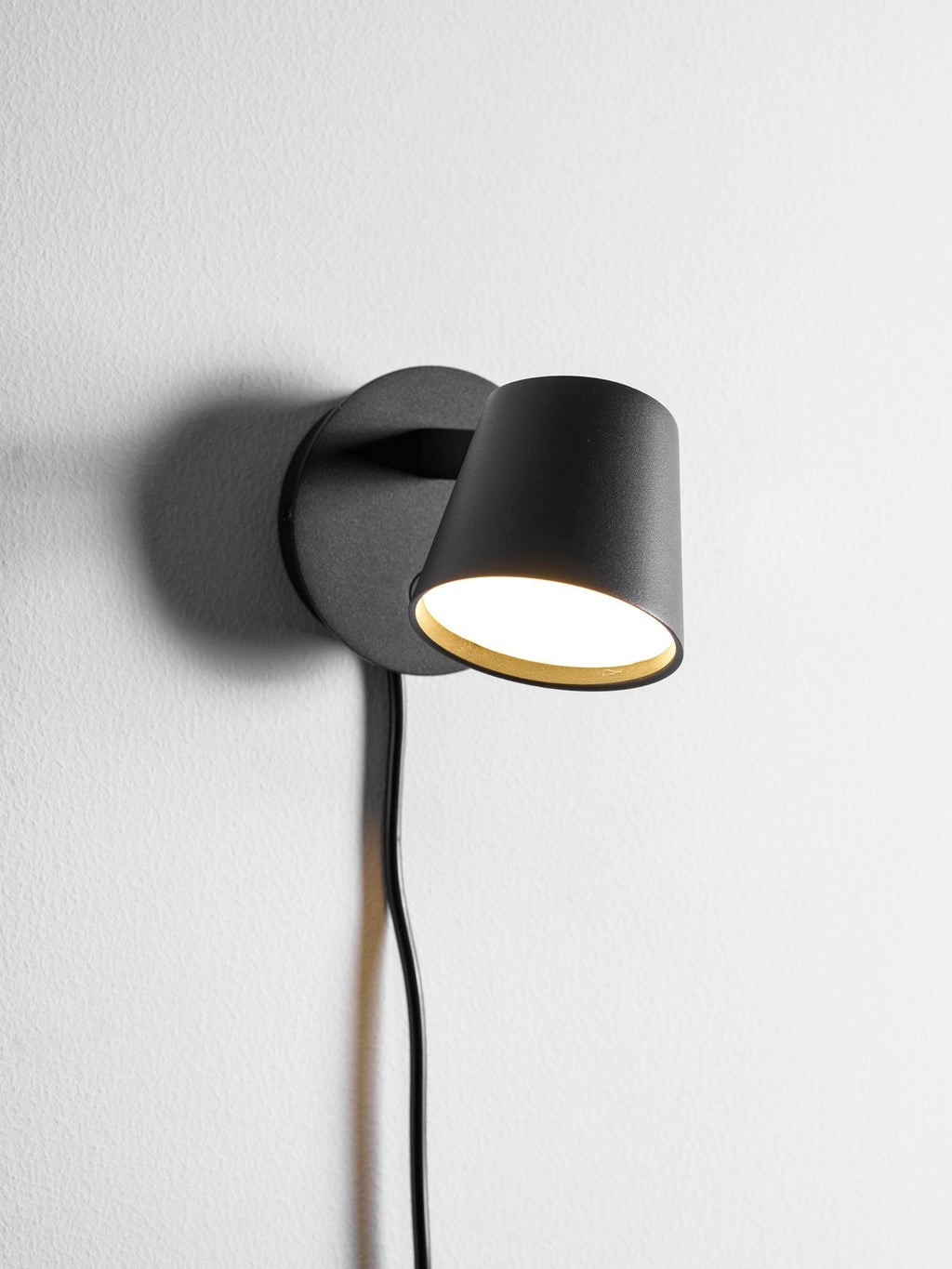 Lampada da parete Tip Plug-In — Testa e braccio regolabili, interruttore sul cavo