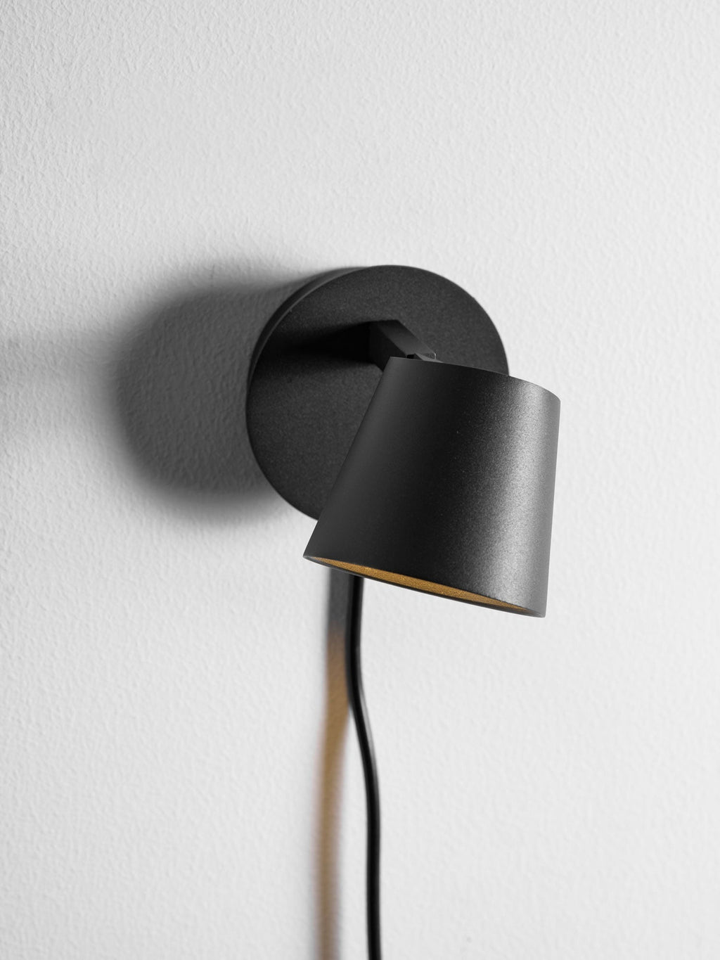 Lampada da parete Tip Plug-In — Testa e braccio regolabili, interruttore sul cavo