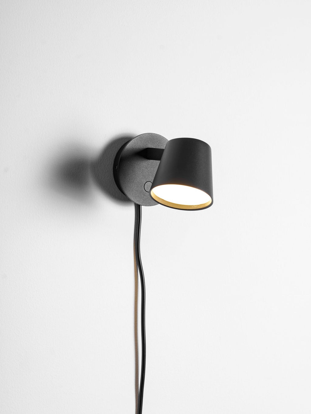 Lampada da parete Tip Plug-In — Testa e braccio regolabili, interruttore sul cavo