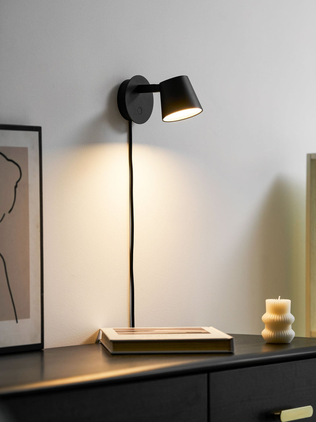 Lampada da parete Tip Plug-In — Testa e braccio regolabili, interruttore sul cavo