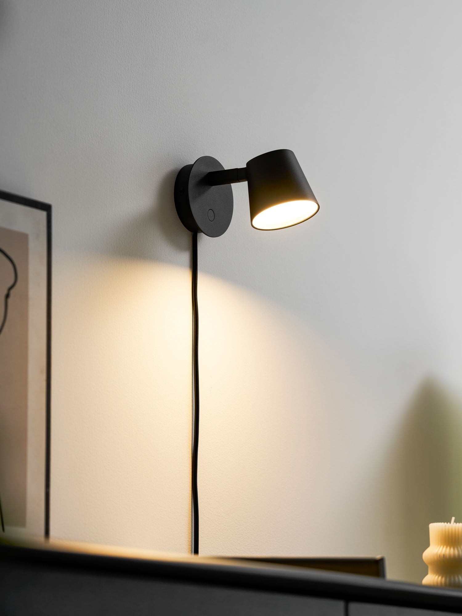 Lampada da parete Tip Plug-In — Testa e braccio regolabili, interruttore sul cavo