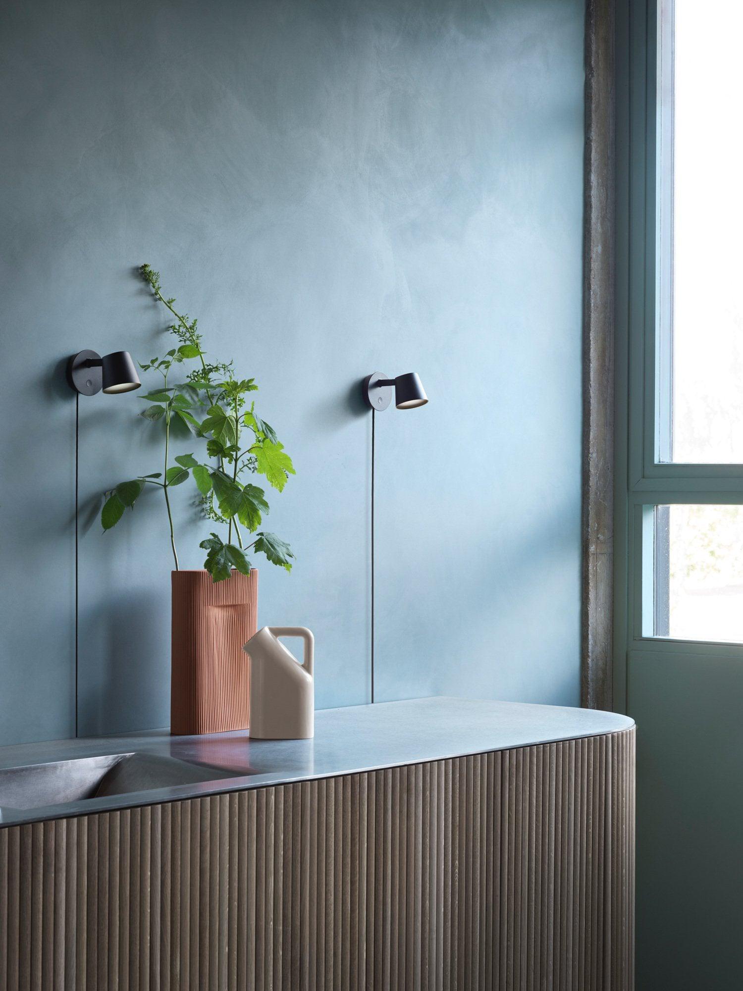 Lampada da parete Tip Plug-In — Testa e braccio regolabili, interruttore sul cavo
