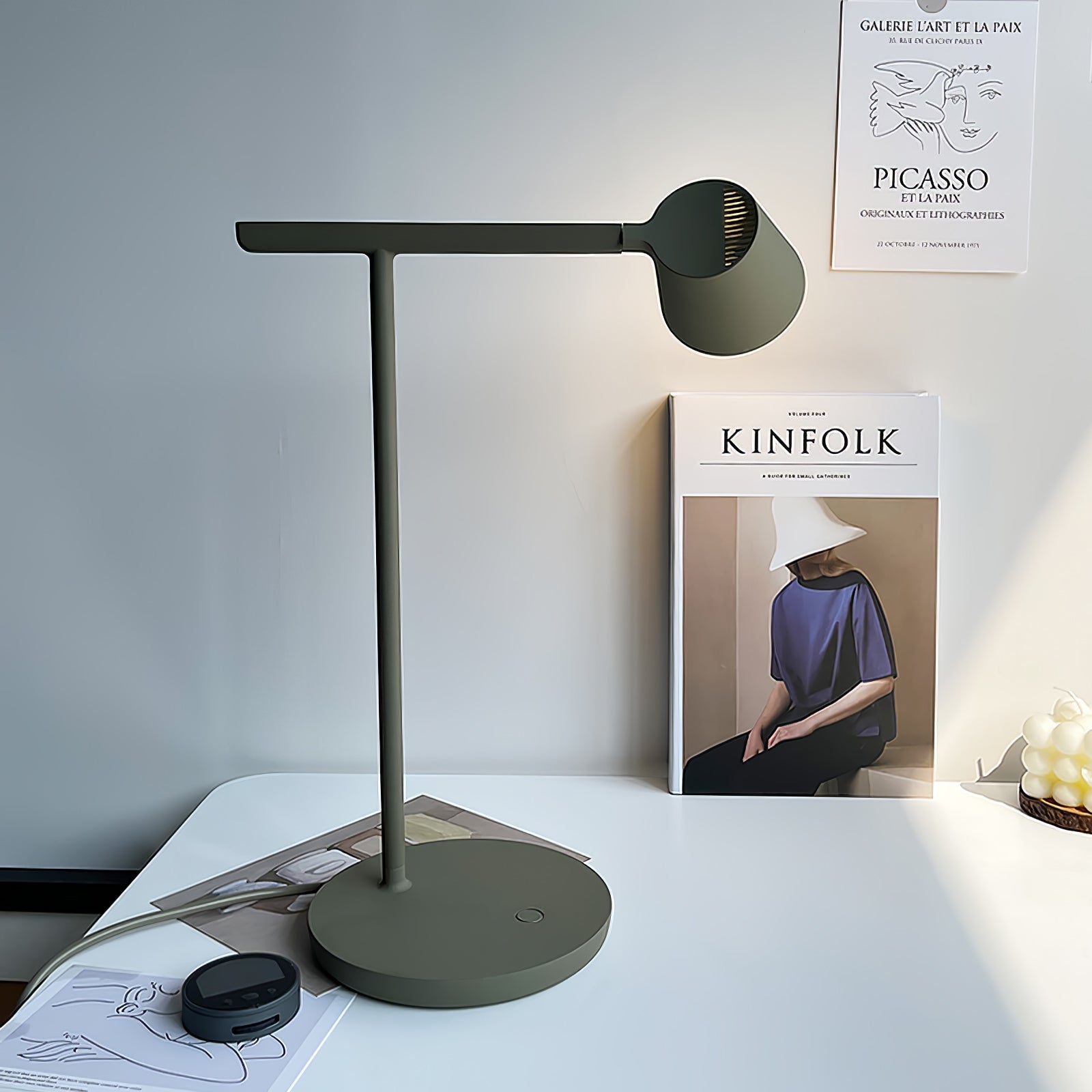 Kärnbordslampa — kompakt modern profil