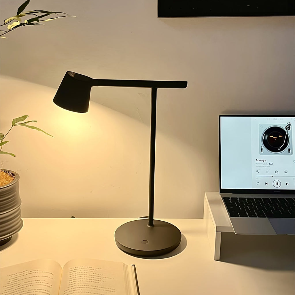 Kärnbordslampa — kompakt modern profil