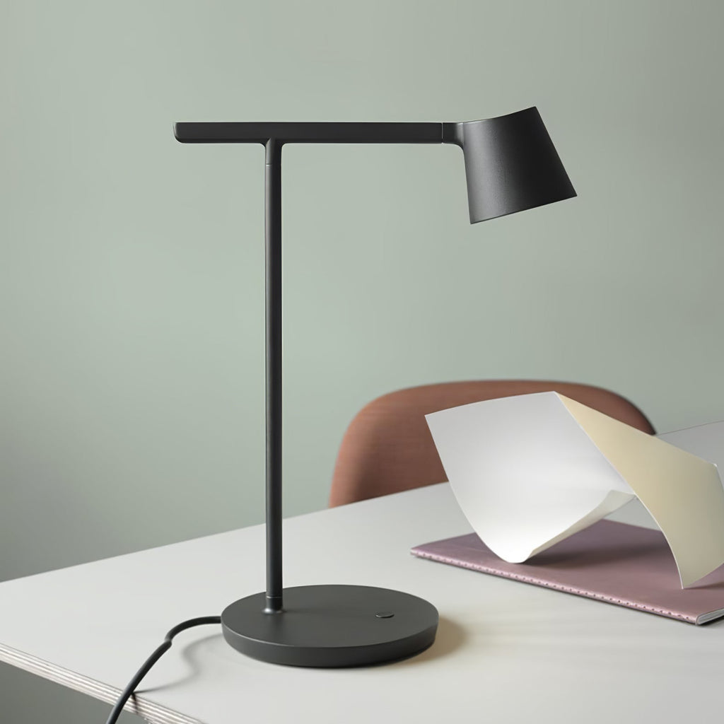 Kärnbordslampa — kompakt modern profil