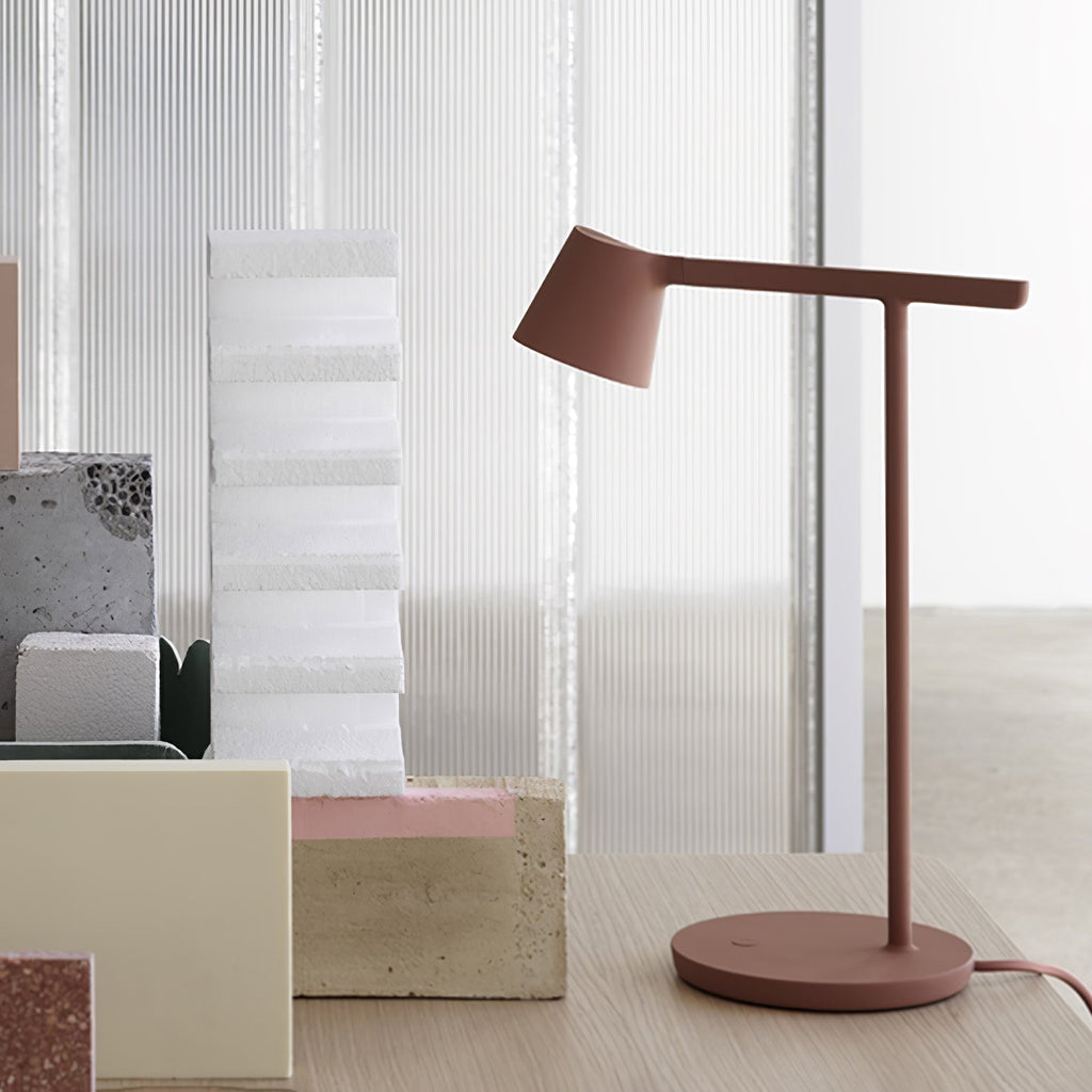 Kärnbordslampa — kompakt modern profil