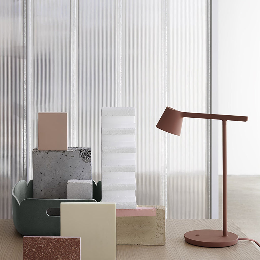 Kärnbordslampa — kompakt modern profil