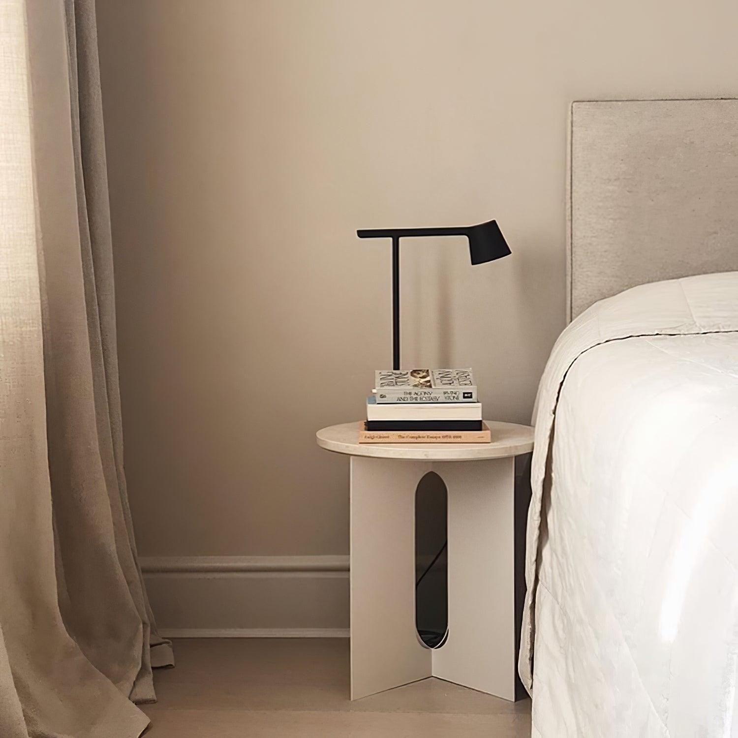 Kärnbordslampa — kompakt modern profil