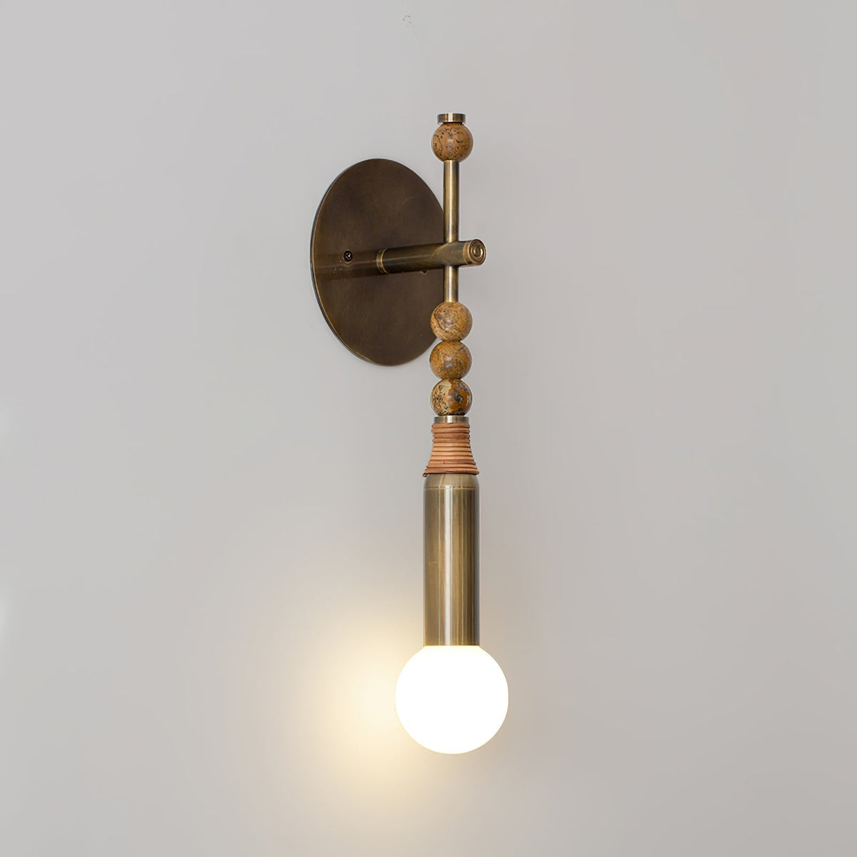 Lampada da parete Nicole in marmo dal design moderno — Design minimalista ed essenziale