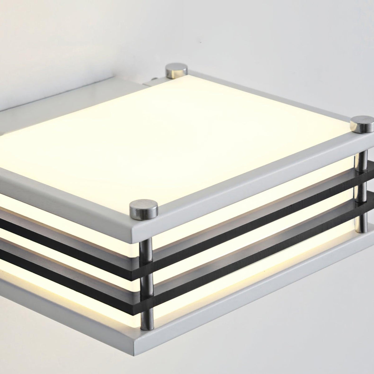 Lyra Sleek Minimalist Wall Light