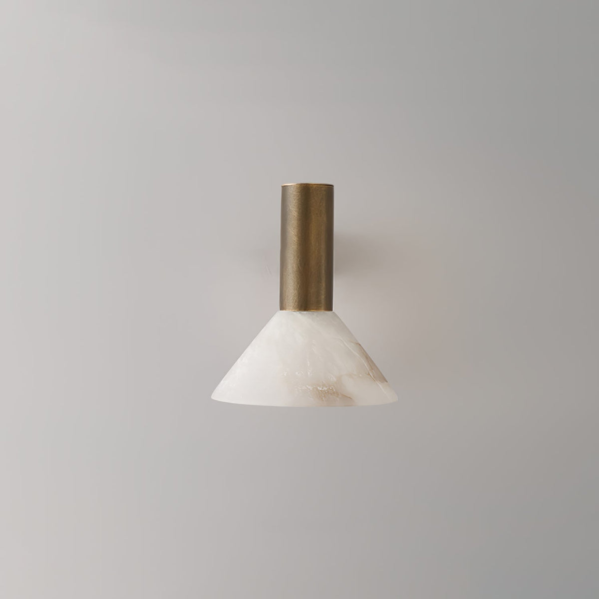 Eurnoria konisk væglampe i alabaster — Ø 18 cm x H 20 cm, E26-fatning