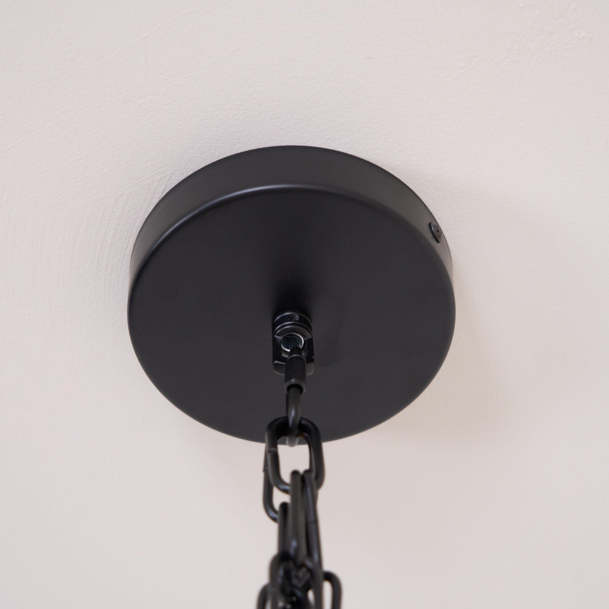 מנורת תלייה קווית תעשייתית Arorisra, 123cm, LED מובנה