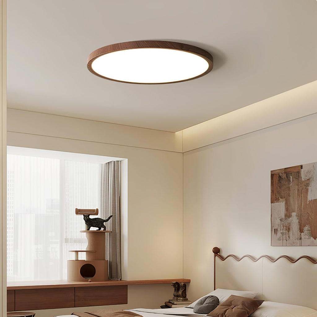 Ivara rund loftslampe med slank profil