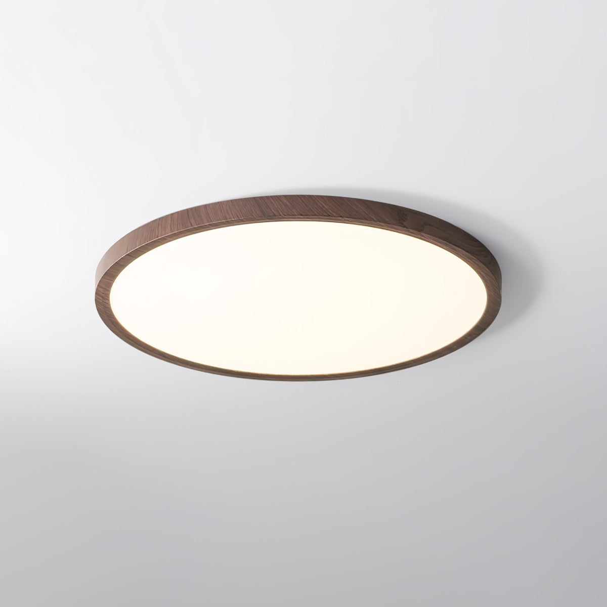 Ivara rund loftslampe med slank profil