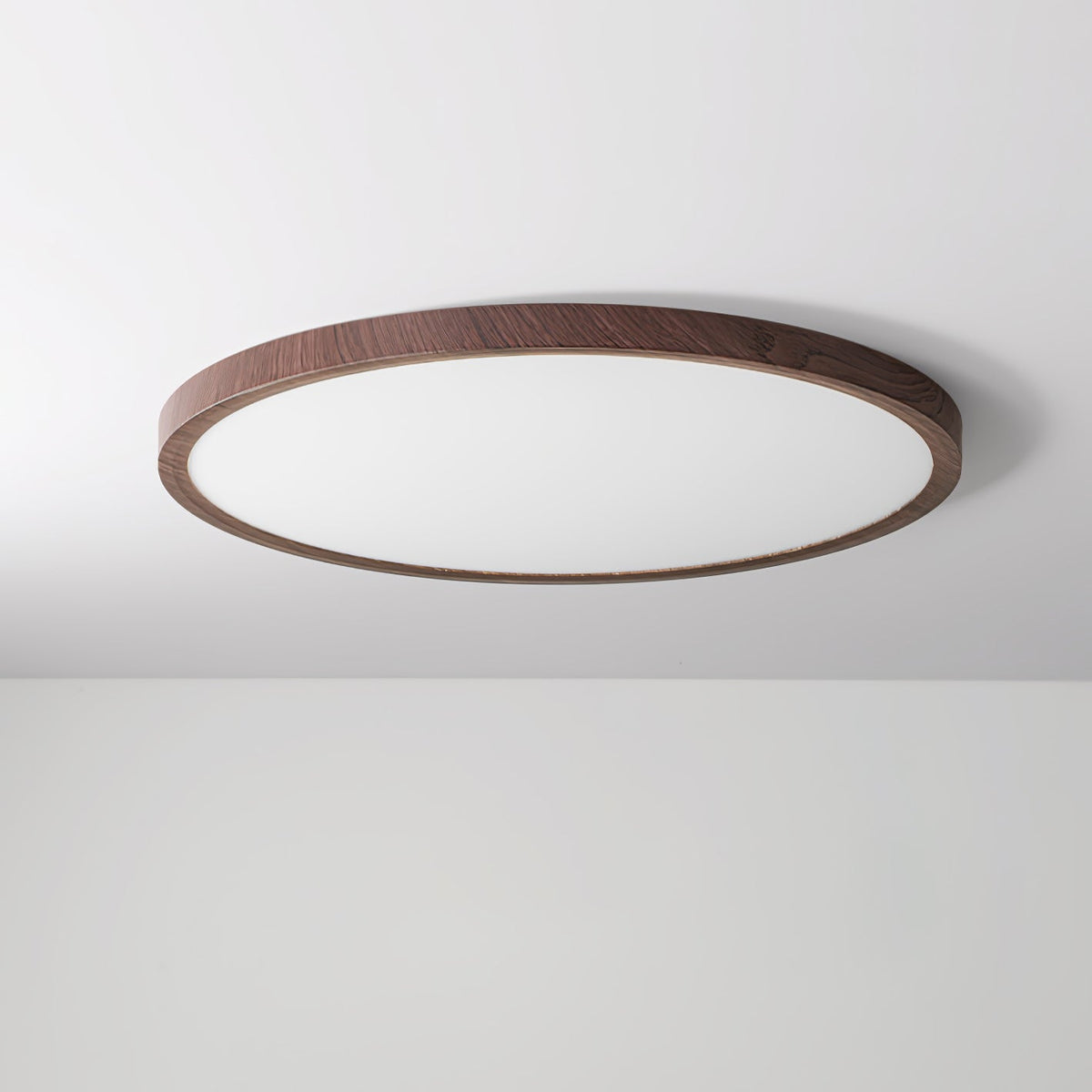 Ivara rund loftslampe med slank profil