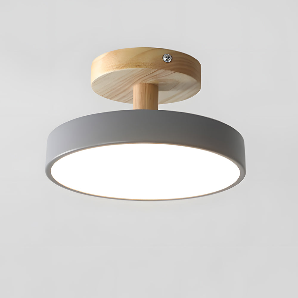 LED stropní svítidlo - minimalistický design s dřevěným akcentem
