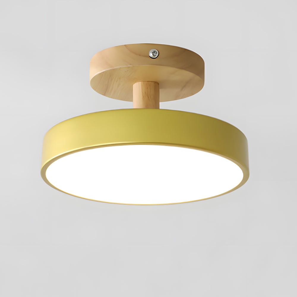 LED stropní svítidlo - minimalistický design s dřevěným akcentem