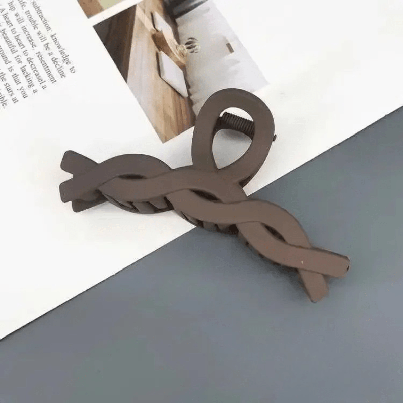 LumiLock Elegant Hair Clip With Strong Hold For All Hair Types