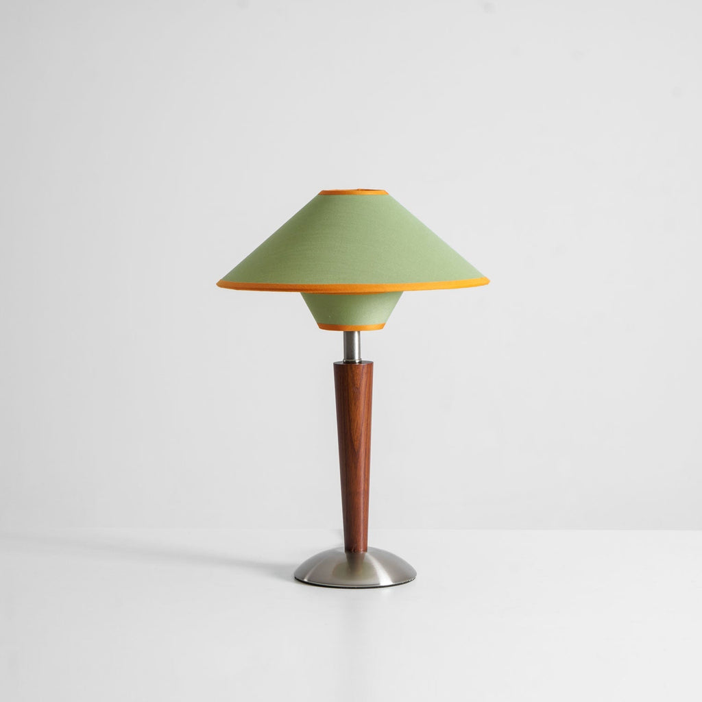 Talonwood Table Lamp — ∅11.8″ × H17.3″, Tan And Walnut Variant