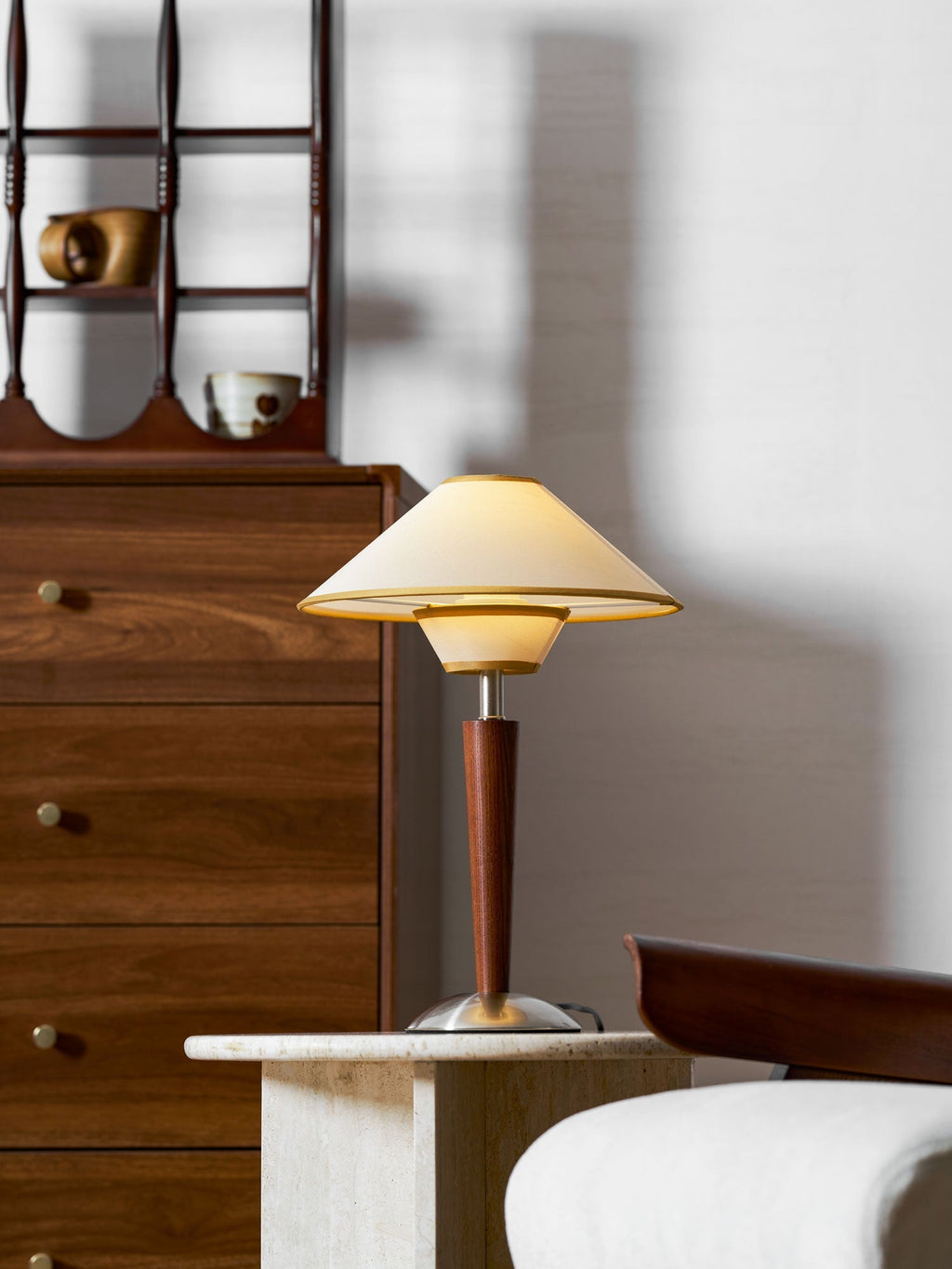 Talonwood Table Lamp — ∅11.8″ × H17.3″, Tan And Walnut Variant