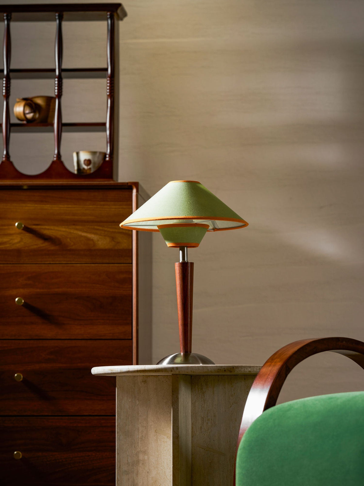 Talonwood Table Lamp — ∅11.8″ × H17.3″, Tan And Walnut Variant