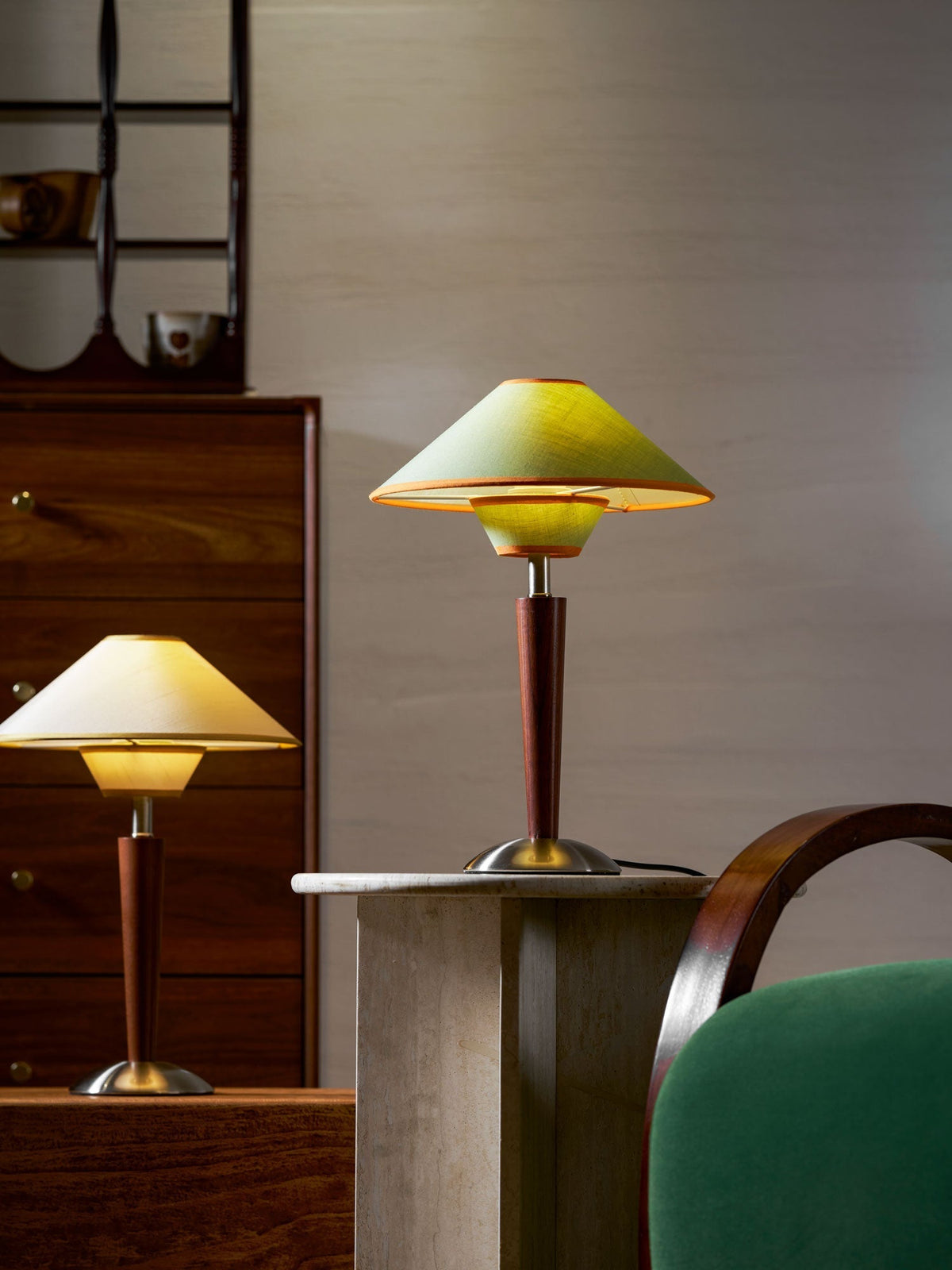 Lampă de masă modernă Talonwood — profil minimalist