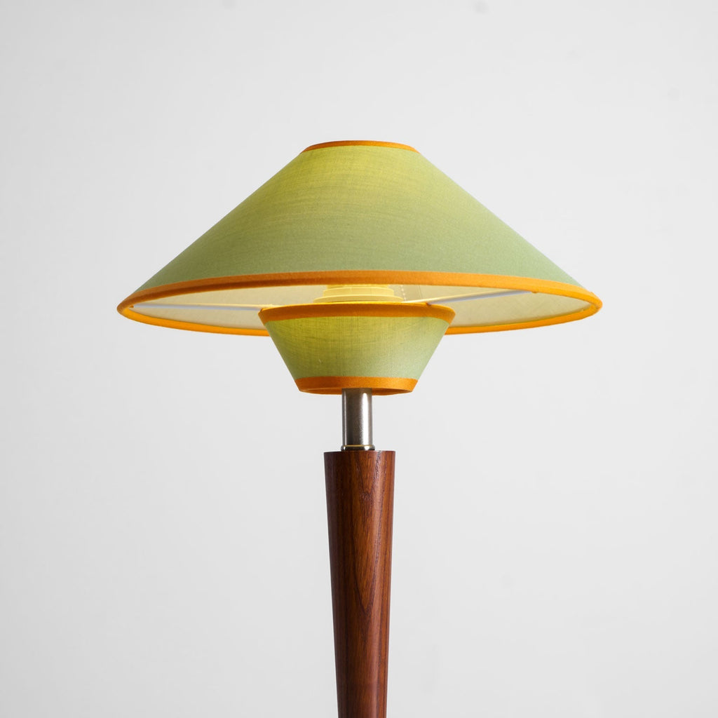 Talonwood Table Lamp — ∅11.8″ × H17.3″, Tan And Walnut Variant