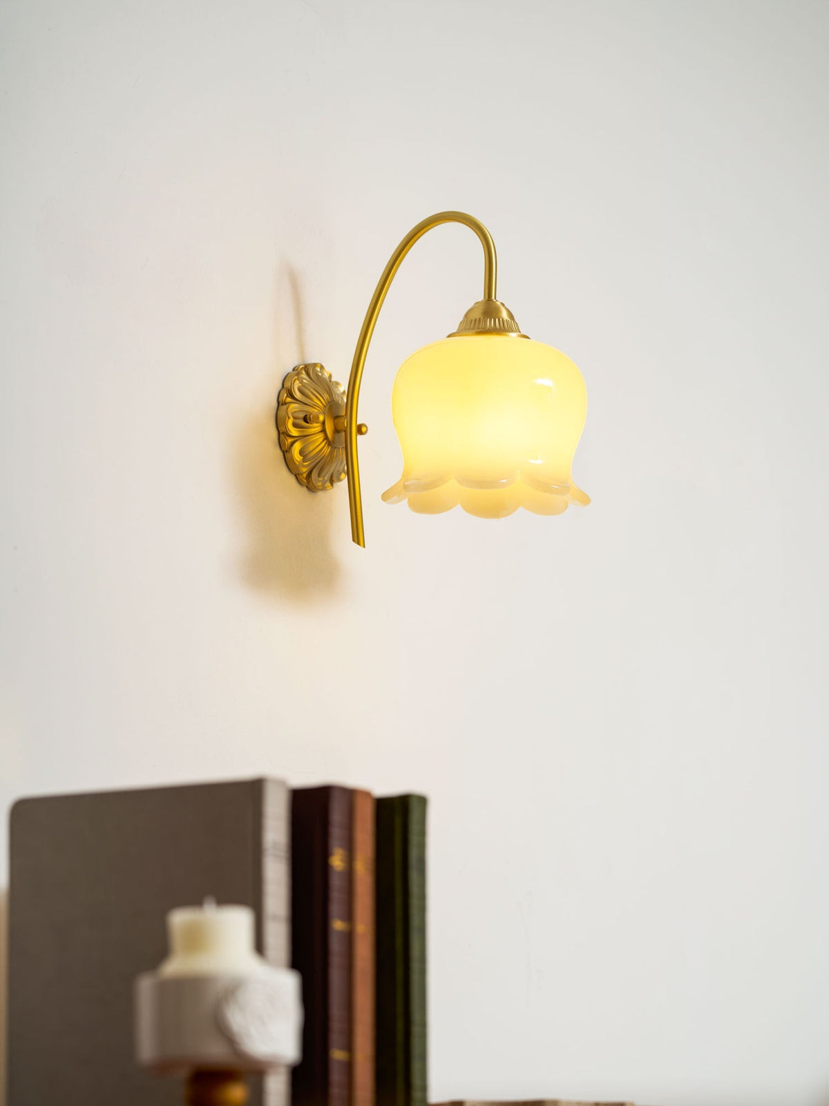 Wandleuchte Valley Flower — Beiger Orchideenbesatz