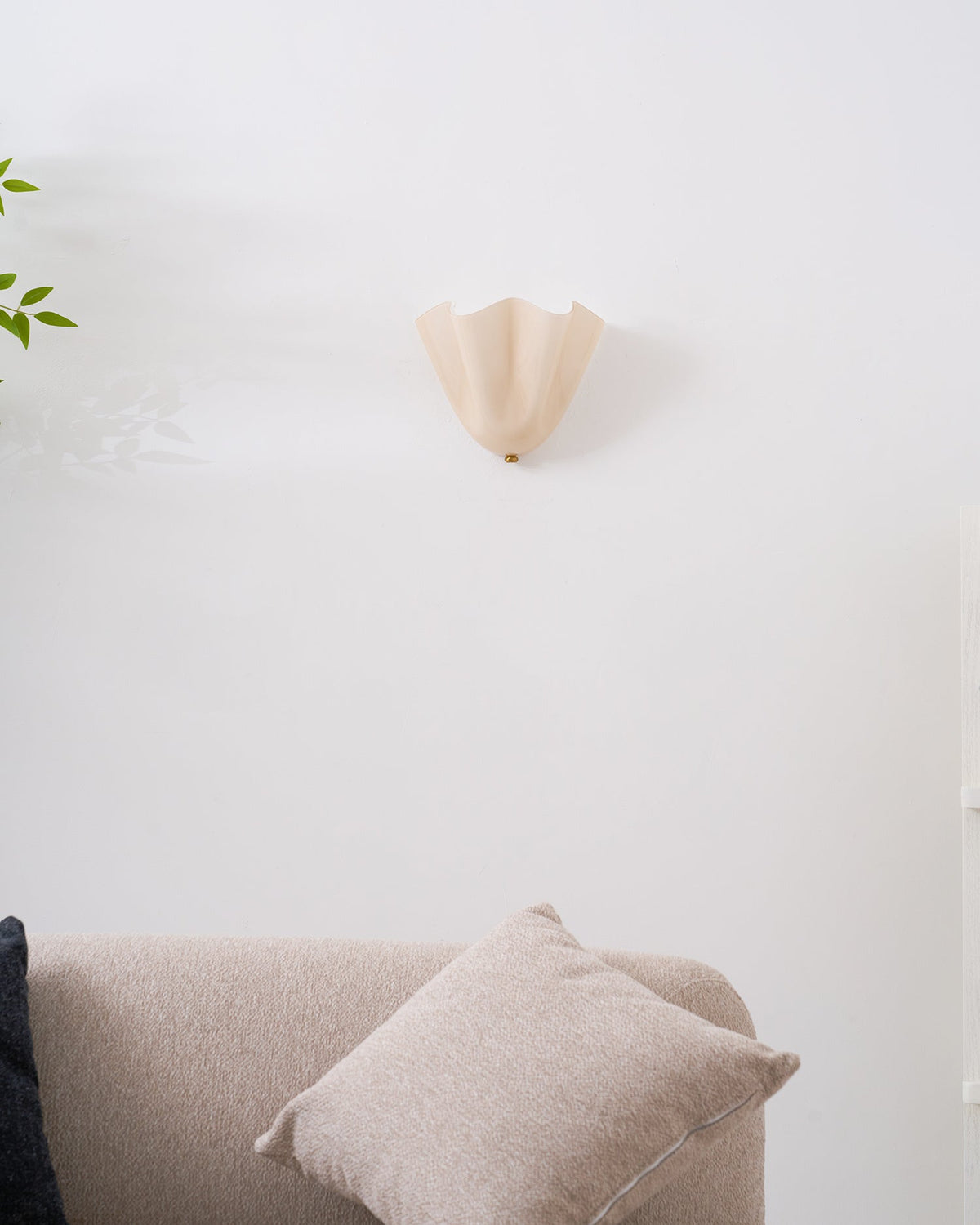 Petalia VKL-1012 Wall Light — 11×10×5.1 Inches