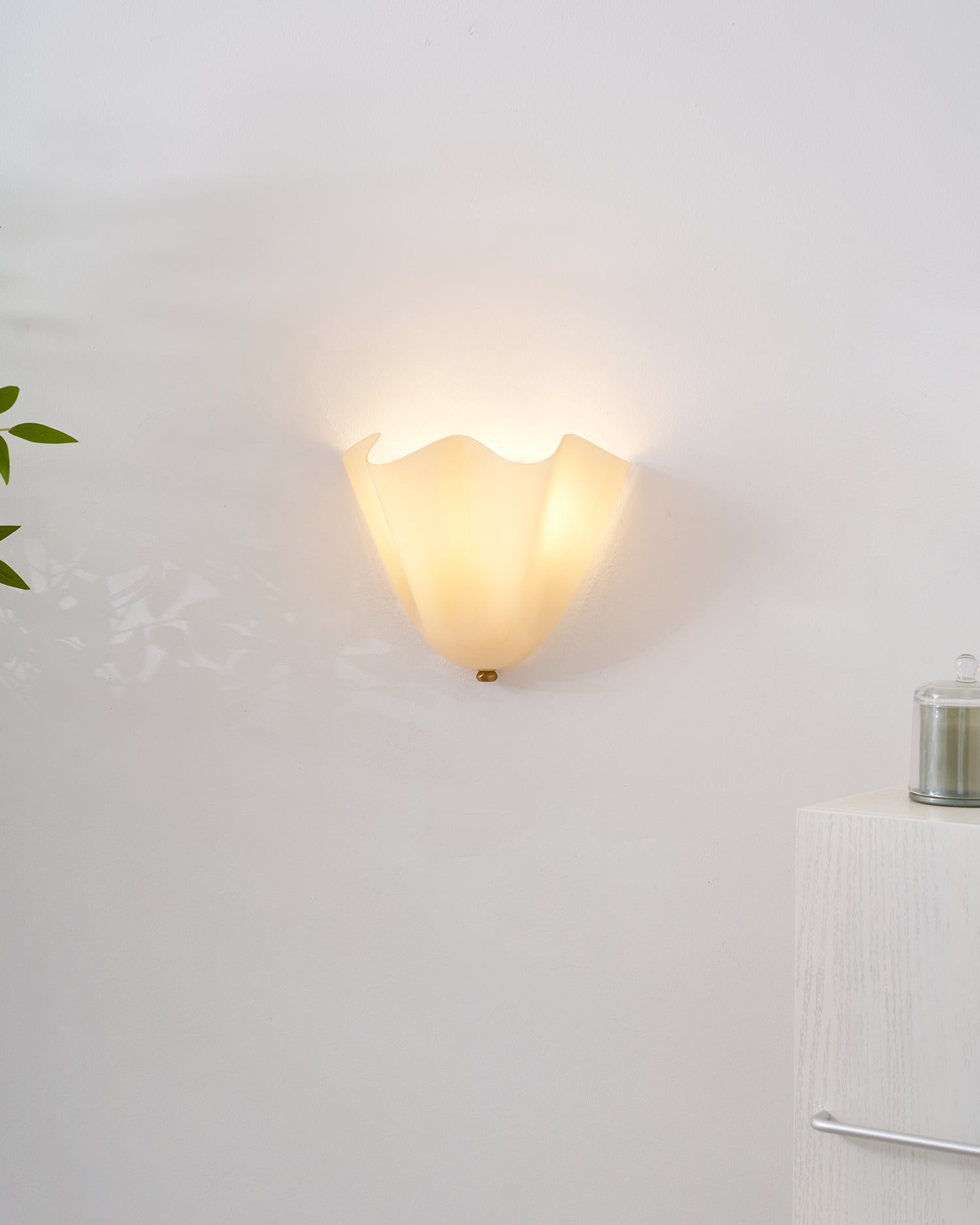Petalia VKL-1012 Wall Light — 11×10×5.1 Inches
