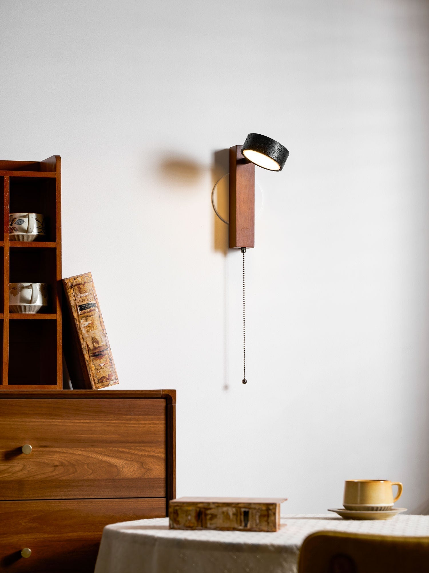 Vera Contemporary Wall Sconce
