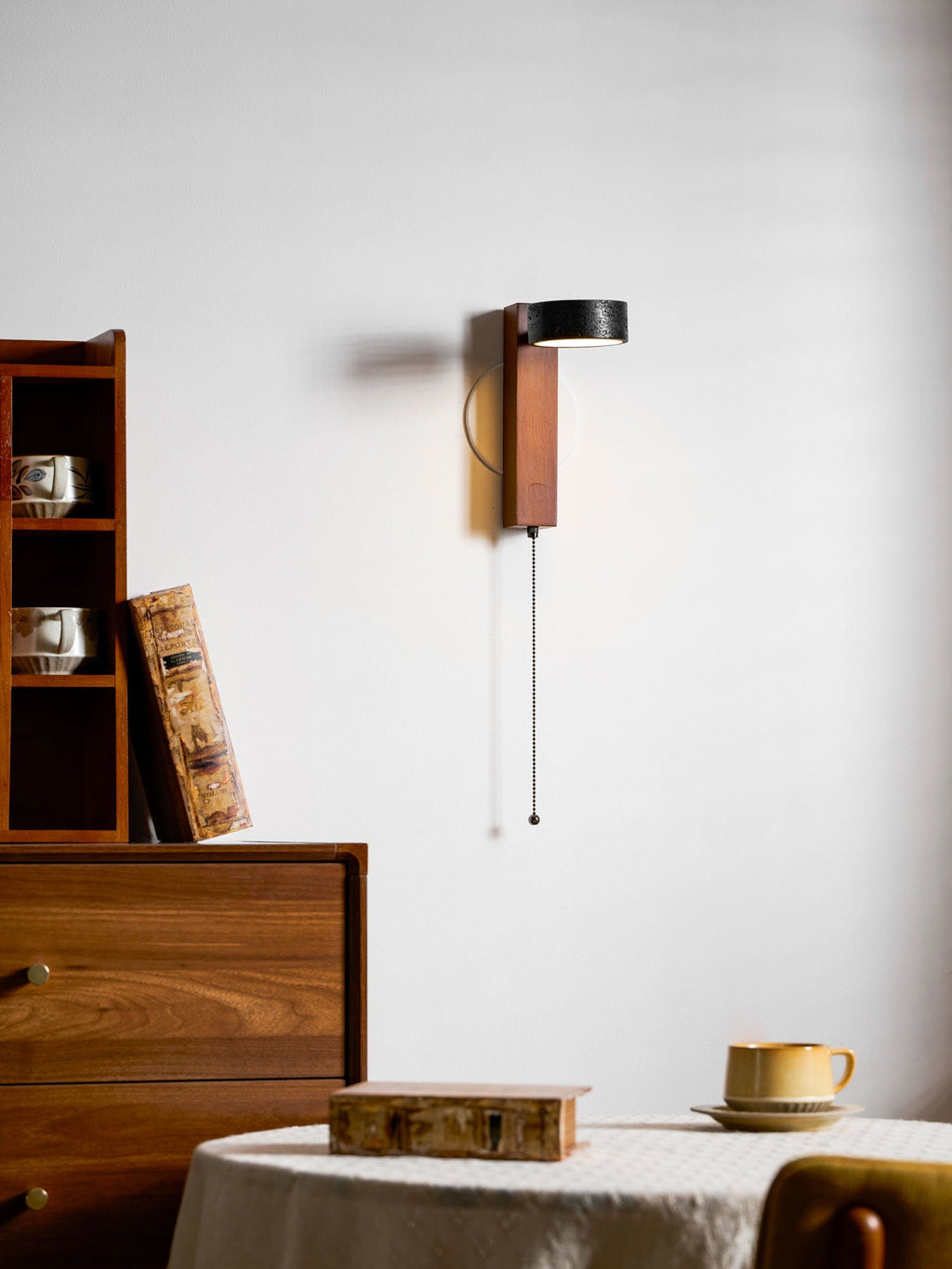 Vera Contemporary Wall Sconce
