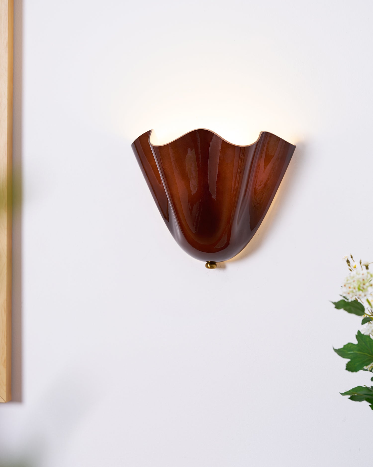Petalia VKL-1012 Wall Light — 11×10×5.1 Inches