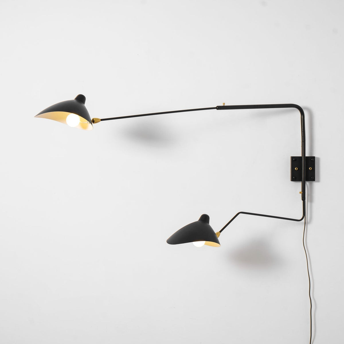 One-Arm Wall Sconce — 47″ Reach, Sculpted Design