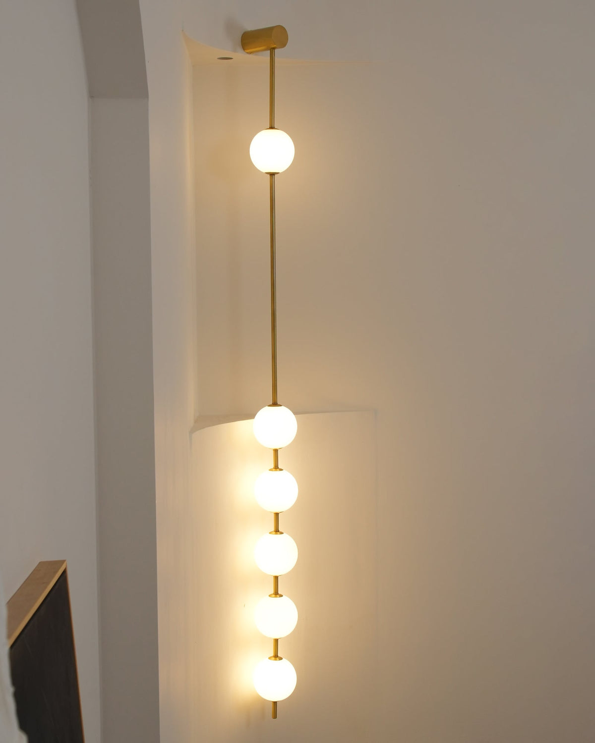 Vertical Balls Wall Lamp — Linear Sphere Chain